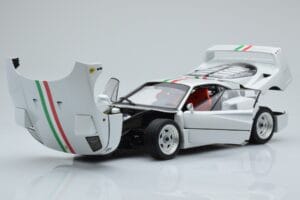 Ferrari F40 Perlamutro Balta Italy Kyosho 1:18 08416PWT-G Metalas - nuotrauka 2 iš 8