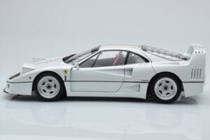Ferrari F40 Perlamutro Balta Italy Kyosho 1:18 08416PWT-G Metalas - nuotrauka 4 iš 8