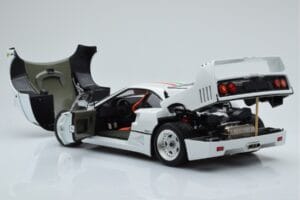Ferrari F40 Perlamutro Balta Italy Kyosho 1:18 08416PWT-G Metalas - nuotrauka 5 iš 8