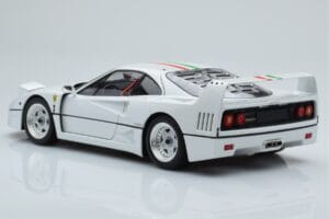 Ferrari F40 Perlamutro Balta Italy Kyosho 1:18 08416PWT-G Metalas - nuotrauka 7 iš 8