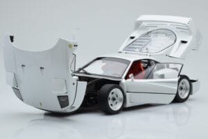 Ferrari F40 Perlamutro Balta Kyosho 1:18 08416PW-G Metalas - nuotrauka 2 iš 8