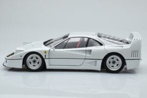 Ferrari F40 Perlamutro Balta Kyosho 1:18 08416PW-G Metalas - nuotrauka 4 iš 8