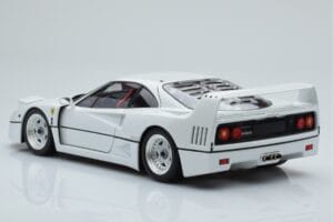 Ferrari F40 Perlamutro Balta Kyosho 1:18 08416PW-G Metalas - nuotrauka 7 iš 8