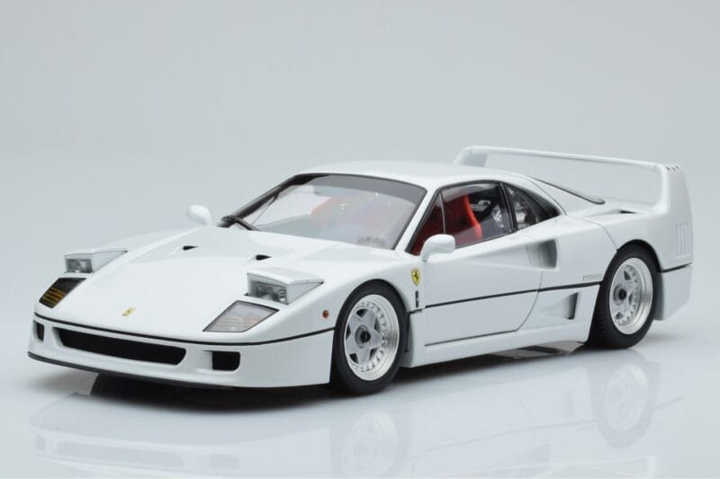 Ferrari F40 Perlamutro Balta Kyosho 1:18