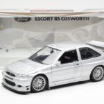 Ford Escort RS Cosworth Gatvės Versija Sidabrinis UT Models 1:18 - image 2 of 6