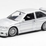 Ford Escort RS Cosworth Gatvės Versija Sidabrinis UT Models 1:18