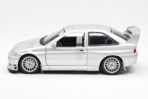 Ford Escort RS Cosworth Gatvės Versija Sidabrinis UT Models 1:18 22706 Metalas - nuotrauka 3 iš 6