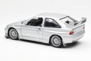 Ford Escort RS Cosworth Gatvės Versija Sidabrinis UT Models 1:18 22706 Metalas - nuotrauka 4 iš 6