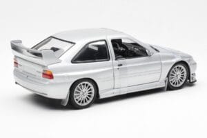 Ford Escort RS Cosworth Gatvės Versija Sidabrinis UT Models 1:18 22706 Metalas - nuotrauka 5 iš 6