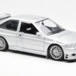 Ford Escort RS Cosworth Gatvės Versija Sidabrinis UT Models 1:18 - image 6 of 6