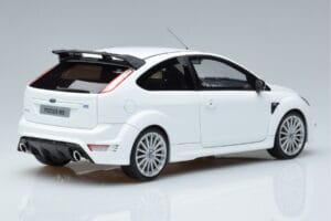 Ford Focus RS Mk2 Baltas Otto 1:18 OT977 Derva - nuotrauka 2 iš 6