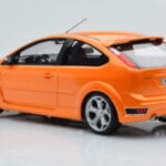 Ford Focus Mk2 ST 2.5 Electric Oranžinis Otto 1:18 - image 5 of 6