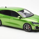 Ford Focus Mk5 ST Phase 2 Mean Žalias Otto 1:18 - image 4 of 6