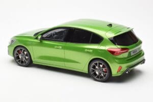 Ford Focus Mk5 ST Phase 2 Mean Žalias Otto 1:18 OT450 Derva - nuotrauka 5 iš 6