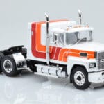 Ford LTL 9000 Baltas Raudonas Oranžinis IXO 1:43 - image 3 of 5