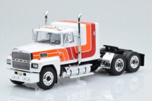 Ford LTL 9000 Baltas Raudonas Oranžinis IXO 1:43