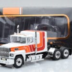 Ford LTL 9000 Baltas Raudonas Oranžinis IXO 1:43 - image 5 of 5