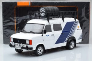 Ford Transit Mk2 Van Team Ford Rally Assistance IXO 1:18 18RMC058XE Metalas - nuotrauka 6 iš 6