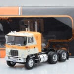 GMC Astro 95 Smėlio Baltas IXO 1:43 - image 5 of 5