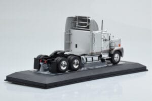 GMC General SBFA Sidabrinis IXO 1:43 TR166 Metalas - nuotrauka 2 iš 6