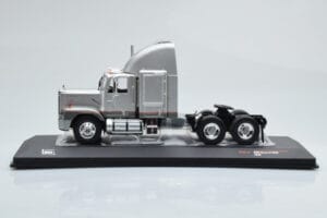 GMC General SBFA Sidabrinis IXO 1:43 TR166 Metalas - nuotrauka 3 iš 6