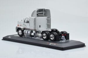 GMC General SBFA Sidabrinis IXO 1:43 TR166 Metalas - nuotrauka 5 iš 6