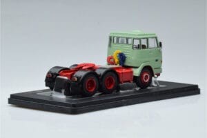 Henschel HS 19 TS Žalias IXO 1:43 TR151 Metalas - nuotrauka 2 iš 6