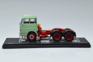 Henschel HS 19 TS Žalias IXO 1:43 TR151 Metalas - nuotrauka 3 iš 6