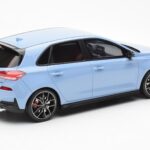 Hyundai i30 N Šviesiai Mėlynas Otto 1:18 - image 2 of 6
