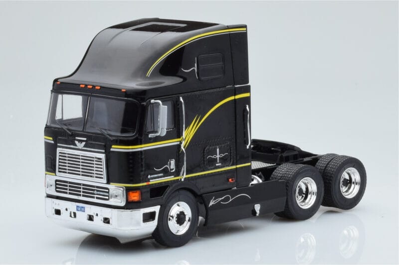 International Eagle Cabover Juodas IXO 1:43