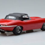 Jaguar E-Type Series 1 Roadster Raudonas KK-Scale 1:18 - image 2 of 6