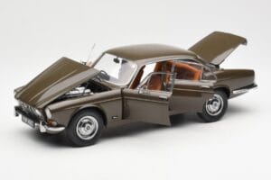 Jaguar XJ6 Series 1 4.2 Sable Rudas Paragon 1:18 2011004 Metalas - nuotrauka 2 iš 8