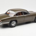Jaguar XJ6 Series 1 4.2 Sable Rudas Paragon 1:18 - image 3 of 8