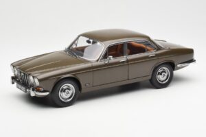 Jaguar XJ6 Series 1 4.2 Sable Rudas Paragon 1:18