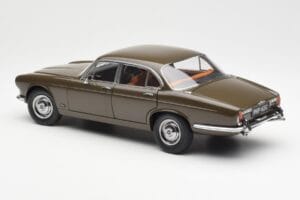 Jaguar XJ6 Series 1 4.2 Sable Rudas Paragon 1:18 2011004 Metalas - nuotrauka 7 iš 8