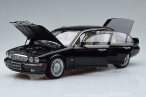 Jaguar XJ6 X350 Ebony Juodas Almost Real 1:18 810501 Metalas - nuotrauka 2 iš 11