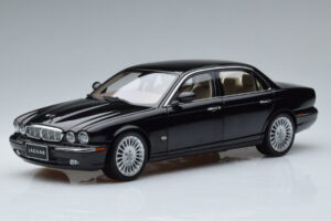 Jaguar XJ6 X350 Ebony Juodas Almost Real 1:18