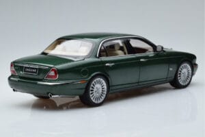 Jaguar XJ6 X350 Racing Žalias Almost Real 1:18 810502 Metalas - nuotrauka 3 iš 13