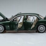 Jaguar XJ6 X350 Racing Žalias Almost Real 1:18 - image 4 of 13