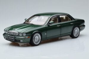 Jaguar XJ6 X350 Racing Žalias Almost Real 1:18 810502