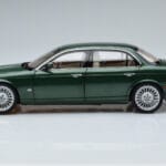 Jaguar XJ6 X350 Racing Žalias Almost Real 1:18 - image 5 of 13