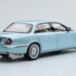 Jaguar XJ6 X350 Seafrost Šviesiai Mėlynas Almost Real 1:18 - image 4 of 11