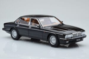 Jaguar XJ6 XJ40 Ebony Juodas Almost Real 1:18 810543 Metalas - nuotrauka 6 iš 11
