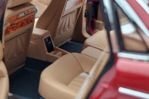 Jaguar XJ6 XJ40 Flamenco Raudonas Almost Real 1:18 810541 Metalas - nuotrauka 10 iš 11