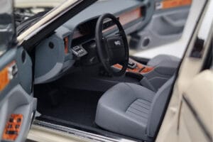 Jaguar XJ6 XJ40 Glacier Baltas Almost Real 1:18 810542 Metalas - nuotrauka 8 iš 11