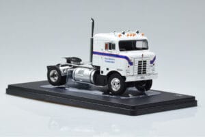 Kenworth Bullnose Ross Mackie Transport Baltas IXO 1:43 TR063 Metalas - nuotrauka 4 iš 6