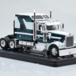 Kenworth W900 Žalias Baltas IXO 1:43 - image 4 of 6