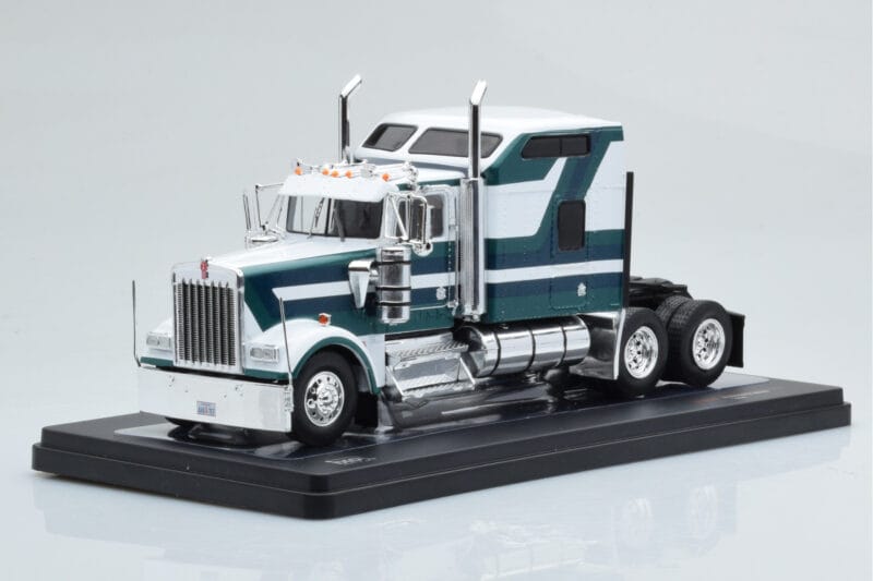 Kenworth W900 Žalias Baltas IXO 1:43