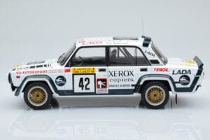 Lada 2105 VFTS #42 S. Brundza Rally 1000 Lakes 1984 IXO 1:18 18RMC146 Metalas - nuotrauka 3 iš 6