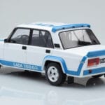 Lada 2105 VFTS Baltas IXO 1:18 - image 5 of 6